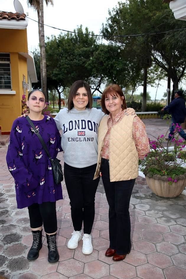 Gloria Montemayor, Mariangela Montemayor y Rita Dávila de Montemayor