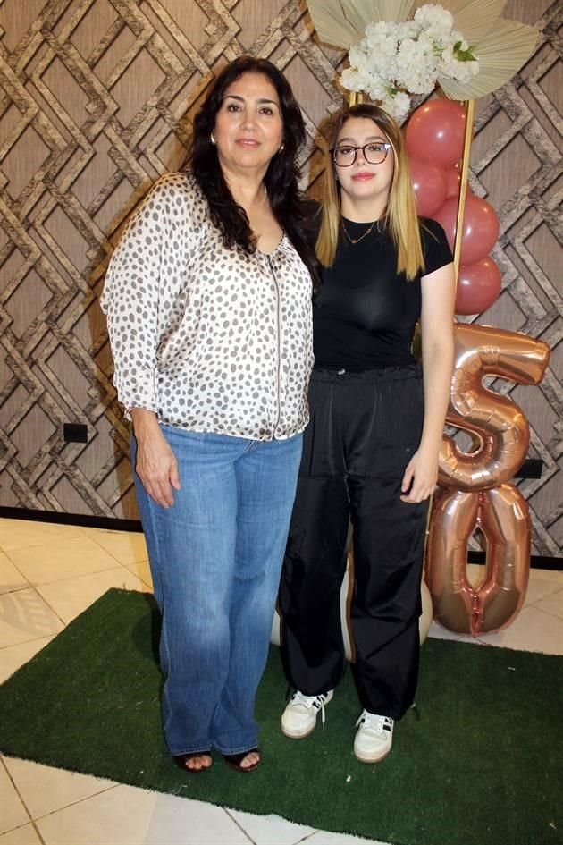 Patricia Castillo y Paulina Garza