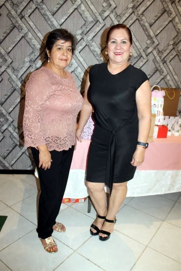 Clara Herrera y Lupita Montalvo