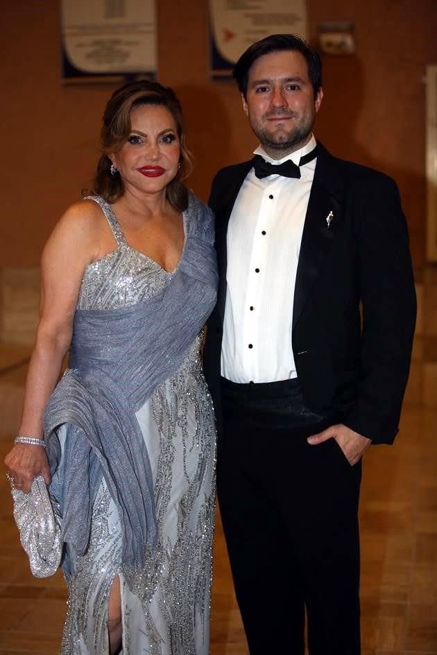 Norma Adame de Cortés y Roberto Campuzano