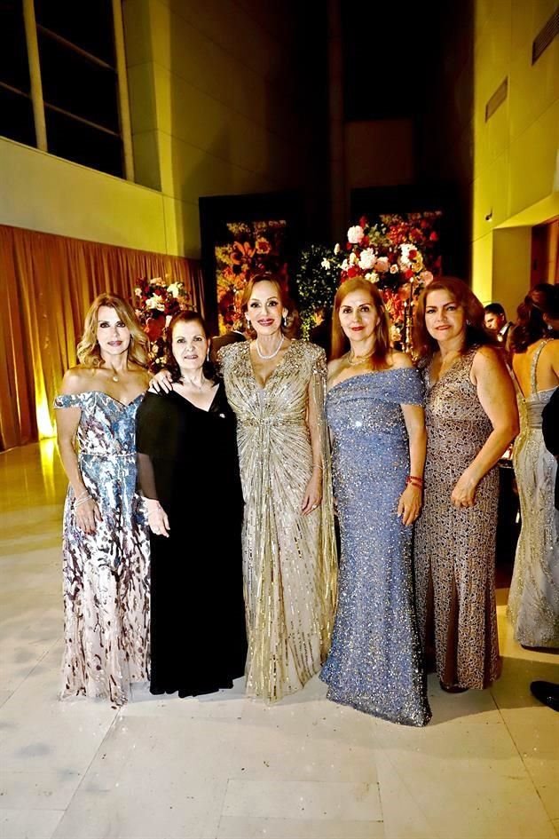 Claudia Ibarra, Lorena Ibarra, Maru Calderón Rojas, Miriam Ibarra de Karren y Bárbara Ibarra Carrera