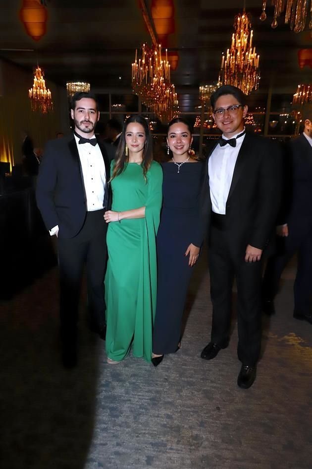 Andrés Lozano, Paola Rodríguez, Andrea Charles y Sergio Flores