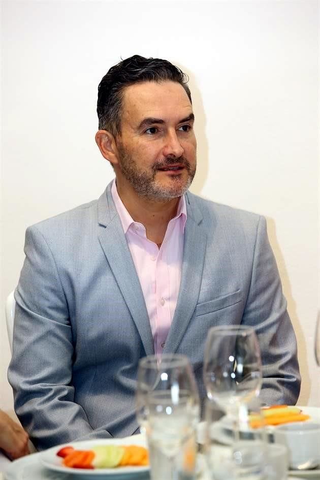 Luis Guajardo