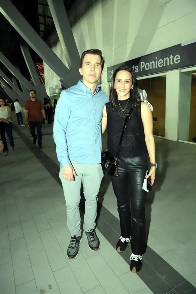 Marcelo de la Garza y Gaby Beltrán de De la Garza