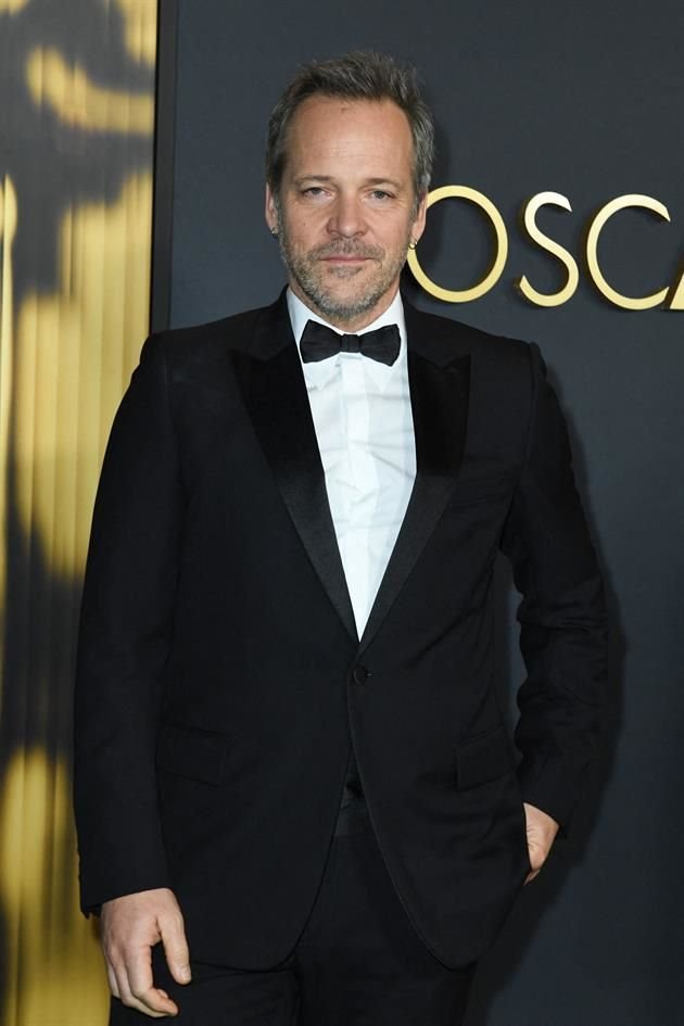 Peter Sarsgaard, de los más puntuales.