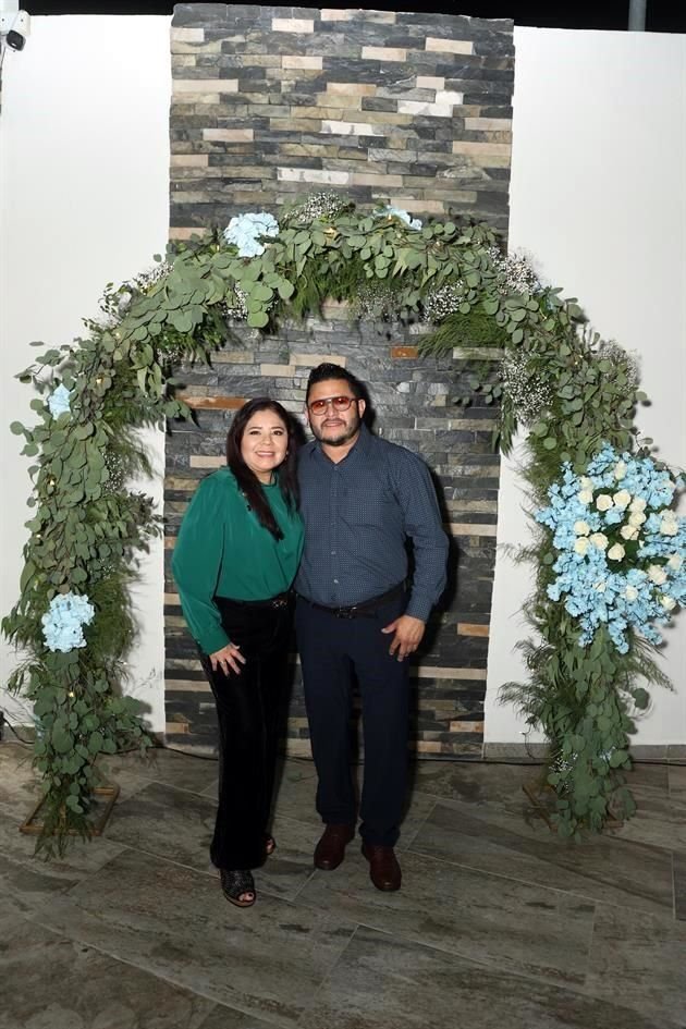 Marlene Valerio y Javier Ortiz, padres de la novia