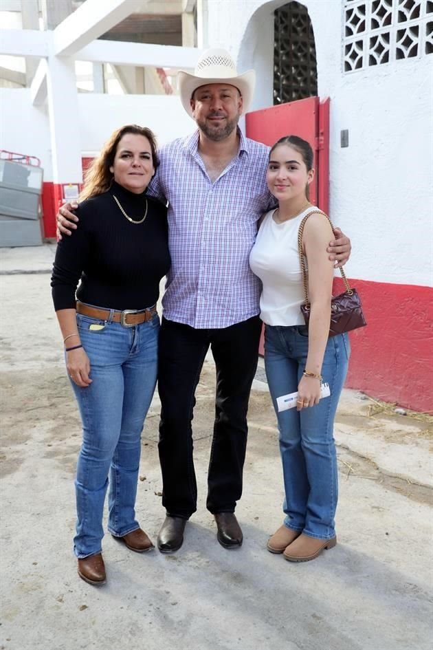 Cony Garza, Fernando Tamez y Lesly Garza