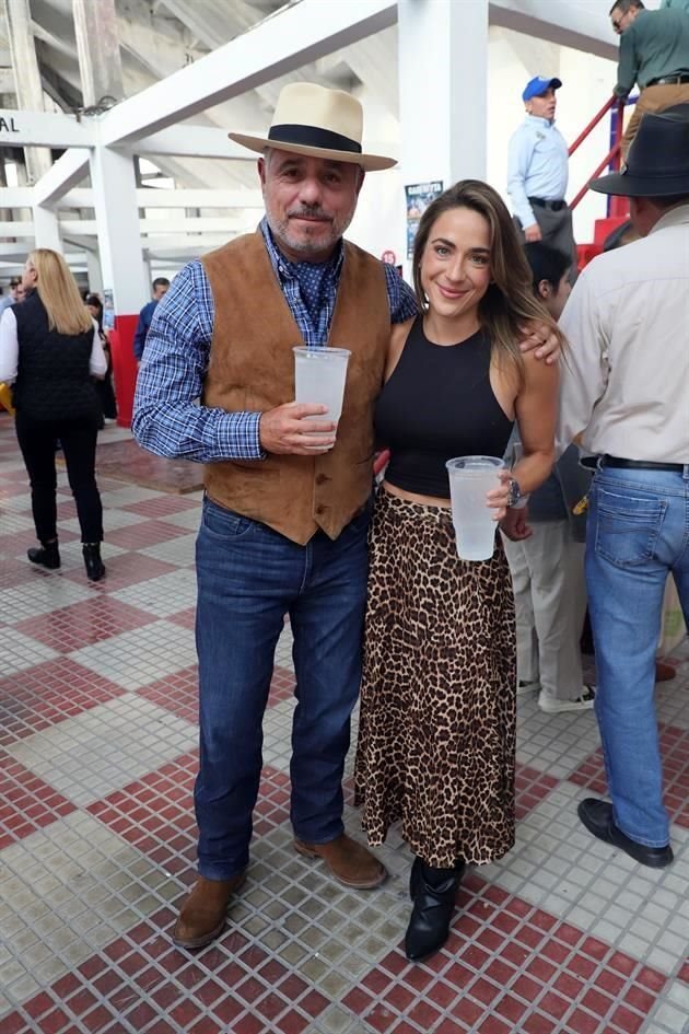 César Isassi y Fernanda Díaz