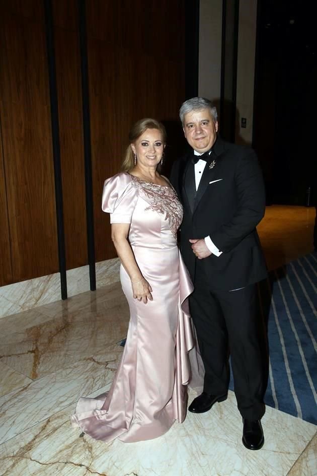 Laura Carrillo de Barbosa y Arturo Barbosa Garza