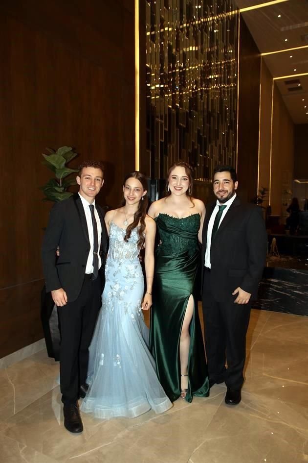 Héctor Garza, Mariana Garza, Priscila Garza y Mario de la Garza