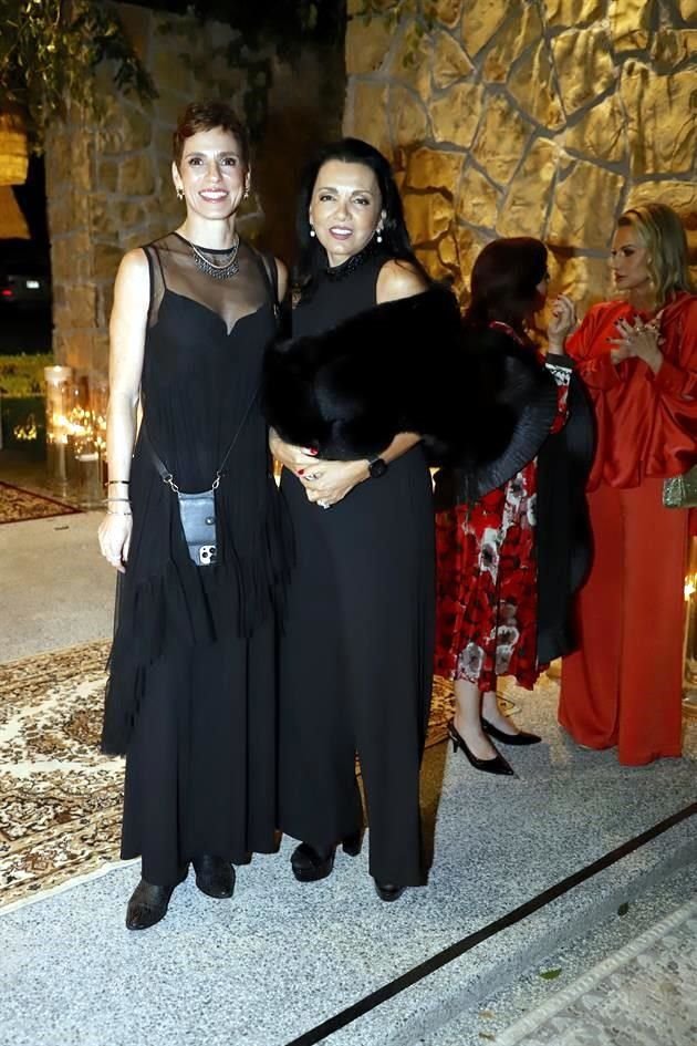 Melissa Orozco de Murillo y Mónica Galván de Morton