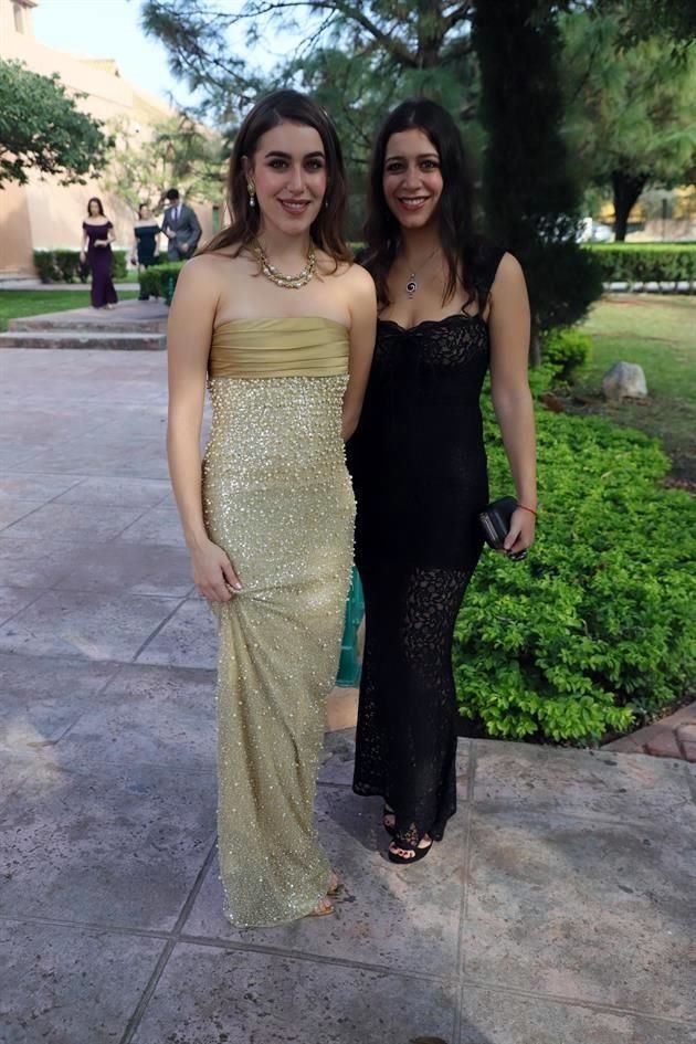 Regina Treviño y Raquel Treviño