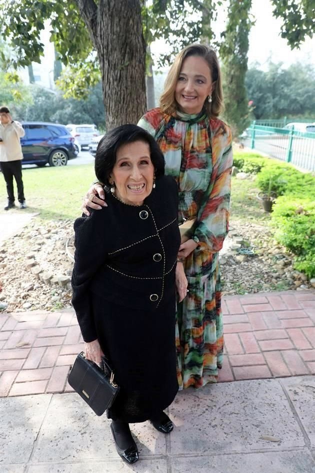 Adriana García de Porte y Melida Rodríguez de Porte