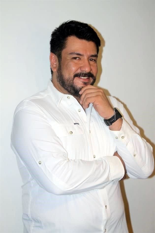 Allan Requenes Martínez