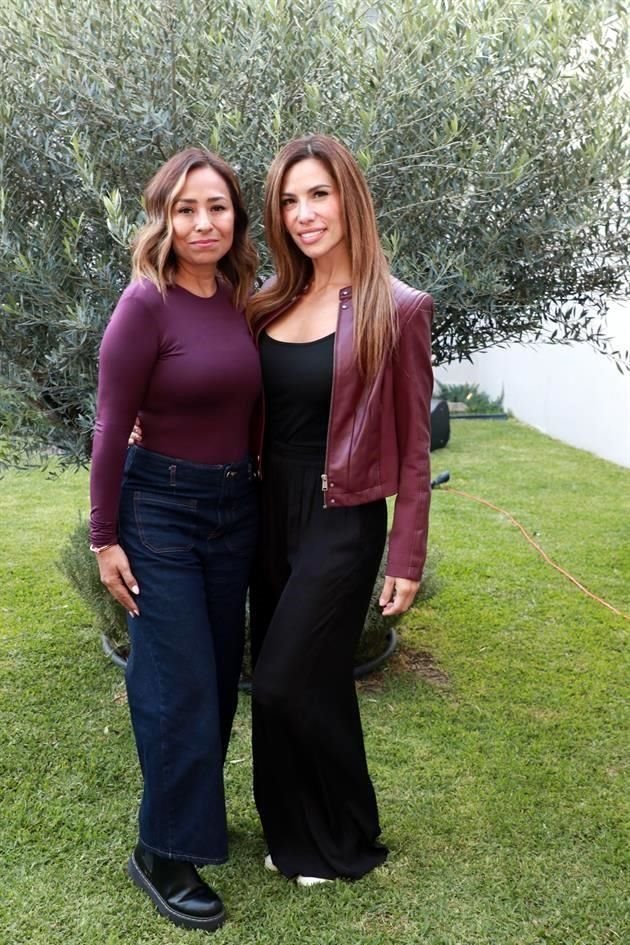 Liz Muñiz y Lily Salas