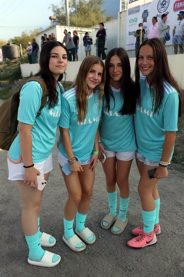 Lisa Garza, Sofía Kalifa, Sofía González y Cristina Margáin