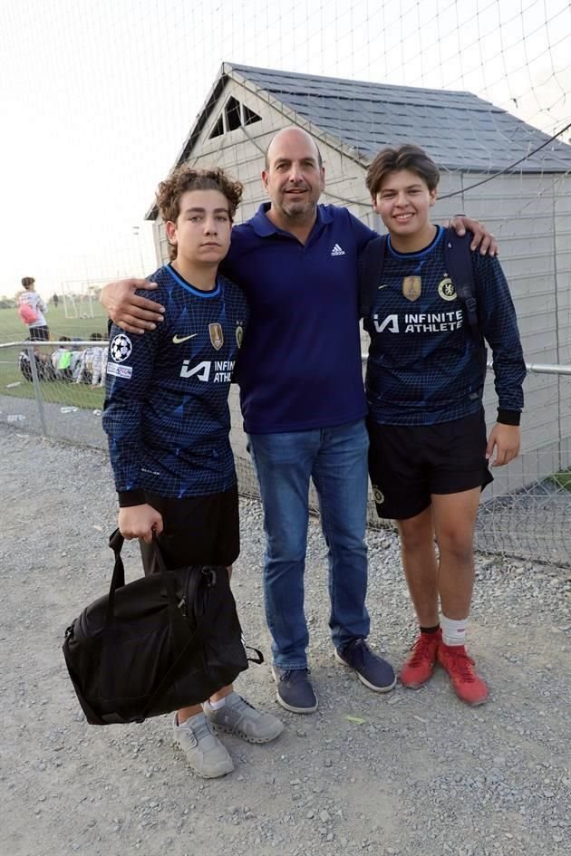 Miguel Marcos, Mauricio Marcos y Gabriel Treviño