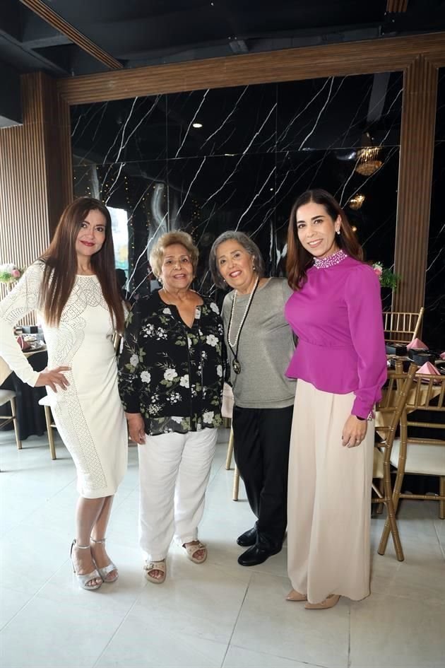 Irene Medellín, Ludivina Torres de Medellín, Analín Griselda Benavides y Bárbara Medellín