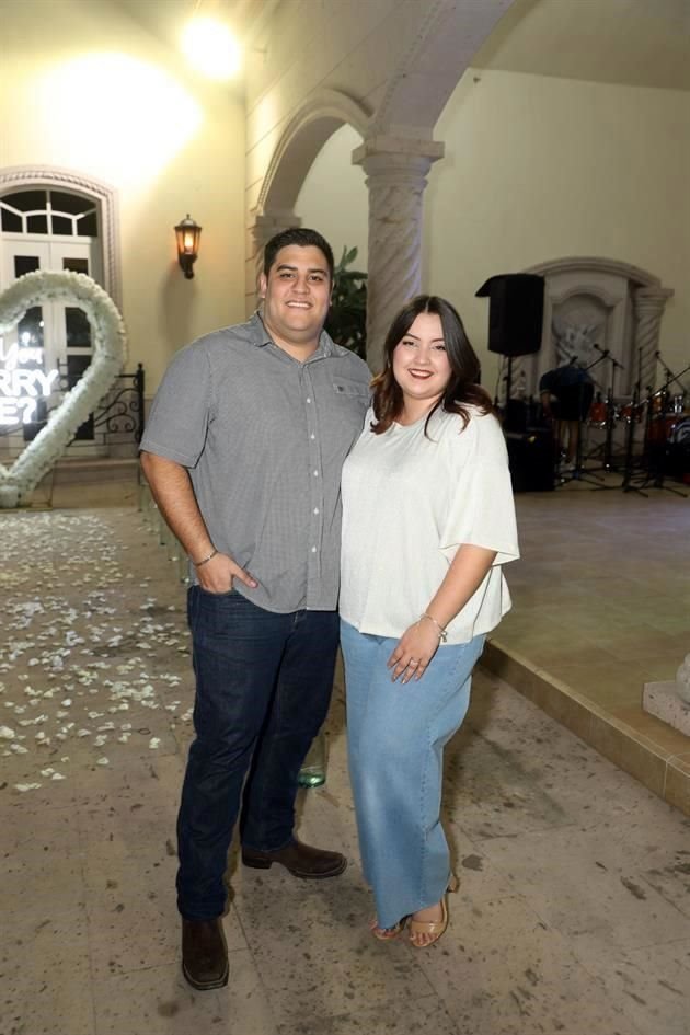 Rogelio Vela y Andrea Soltero