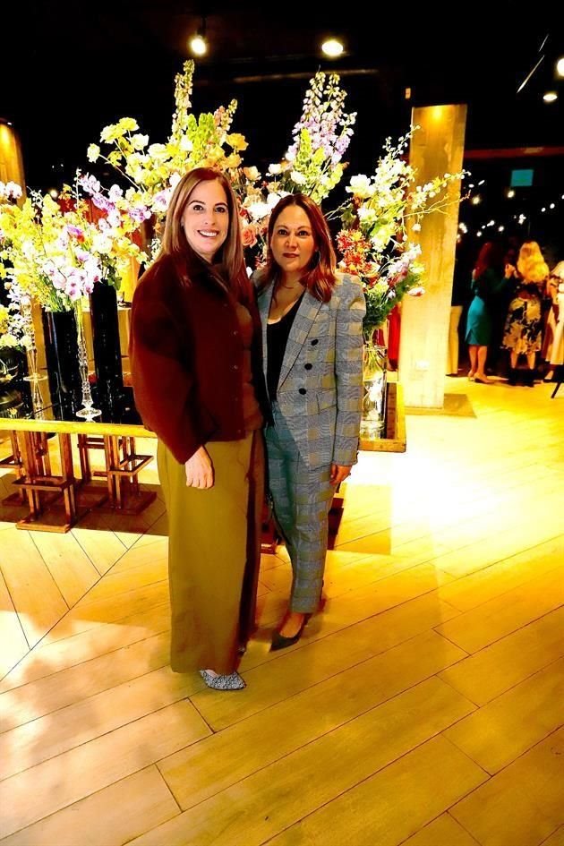 Dora Villarreal de Villarreal y Susana Gorena de Flores