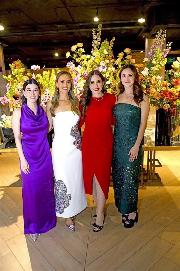 Regina Murillo, la novia, Mune Martín y Sofía Murillo