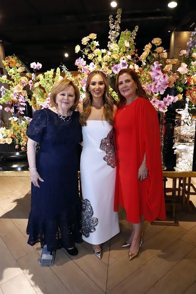 Silvia de Torres, la novia y Claudia González de Torres