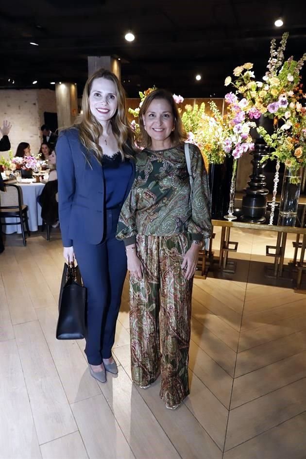 Gaby Oyervides y Nelva Ramírez de Garza