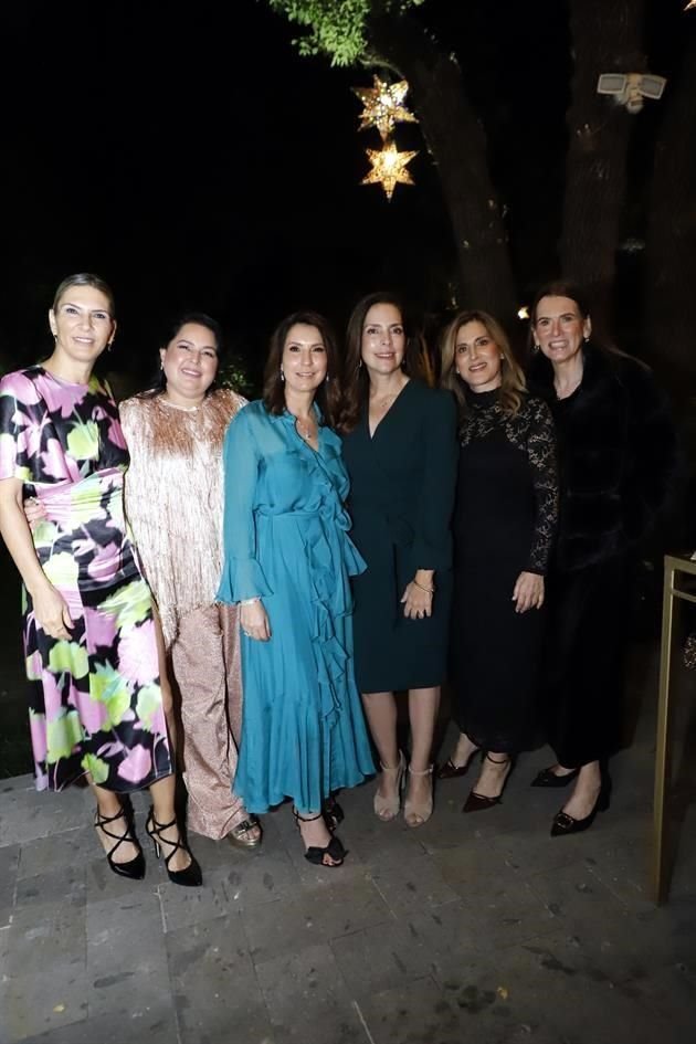 Doris Beckley, Irma Catalina Lobo de De Anda, Verónica Guerra de Lobo, Lorena Treviño de Sada, Camila Zambrano de Garza y Ana María Merlo