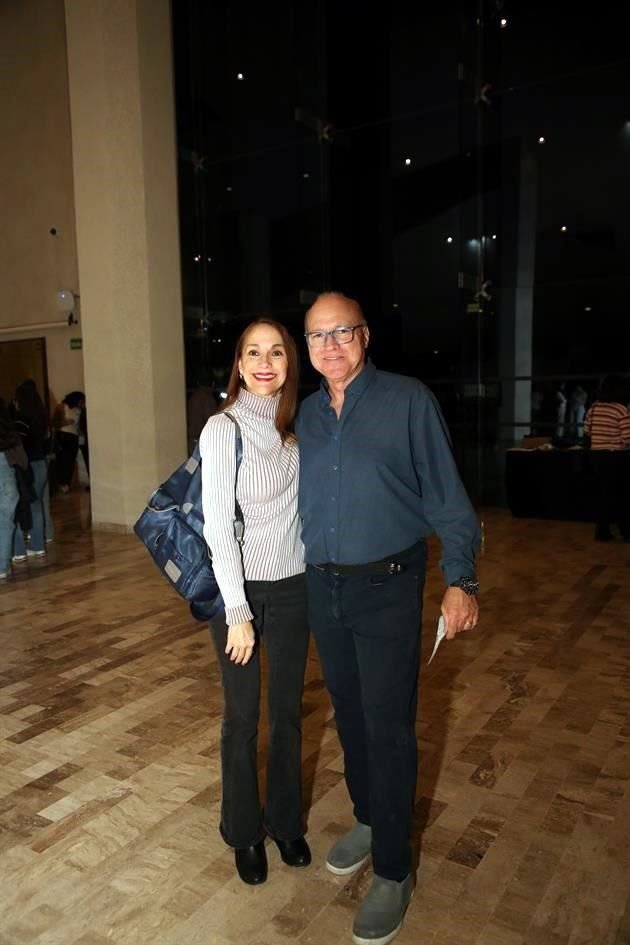 Leticia Berazaluce de Martínez y Nicolás Martínez Meyer