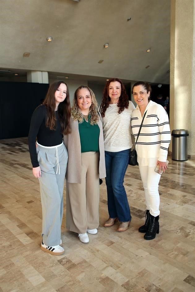 Fátima Vásquez, Kagua Treviño, Laura Guajardo y Alejandra Treviño