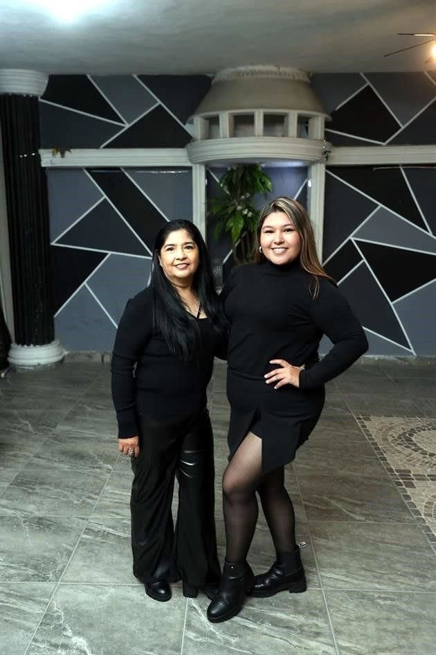 Juany Gómez y Alejandra Alcalá