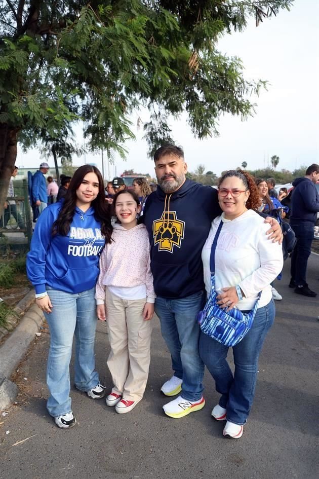 Fernanda Cavazos, Rebeca Guajardo, César Guajardo y Liza Haro