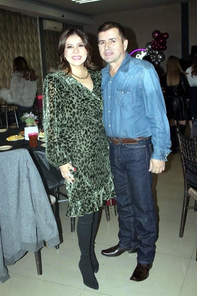 Karina Luján y Roberto Cantú