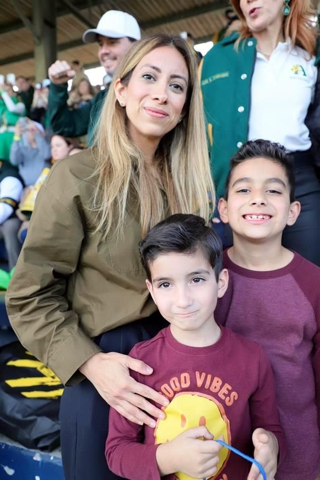 Mariana Garza, Mauricio Marcos y Federico Marcos