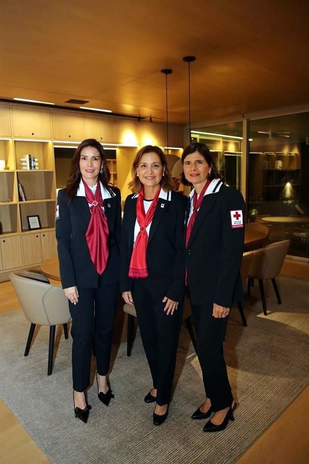 Mónica Martínez de De la Garza, Nelva Ramírez de Garza y Catalina Carrillo de Garza