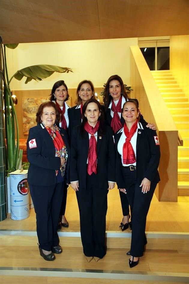 Catalina Carrillo de Garza, Nelva Ramírez de Garza, Mónica Martínez de De la Garza, Hildeliza Meléndez de Herrera, Silvia Torres de Murillo y Alejandra Carranza