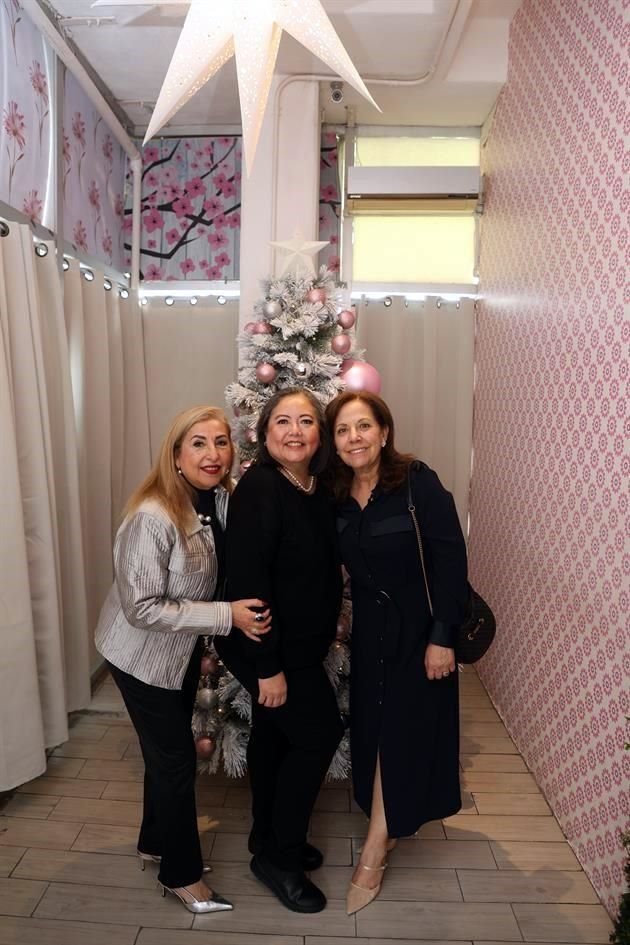 Mary Flores, Angie Medrano y Rosy Leal