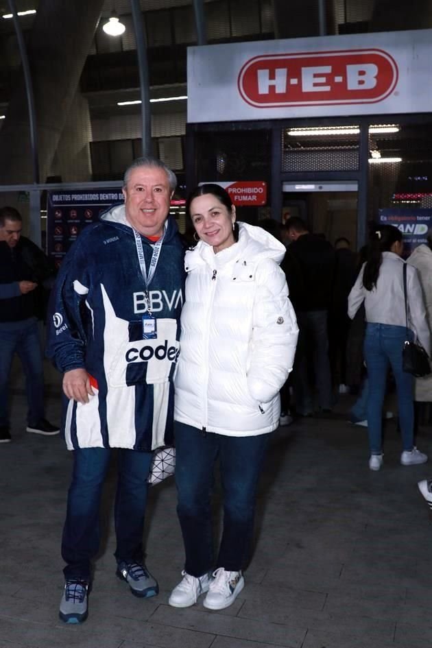 Pedro Cárdenas y Mónica López