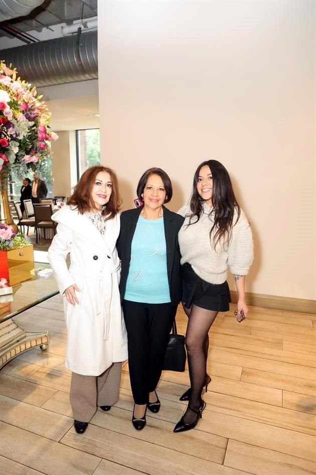 Lupita Soto, María de la Luz Soto y Cecy Ruiz