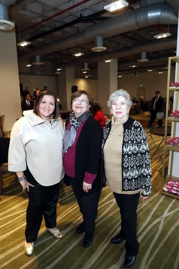 María Teresa Sánchez, María Teresa Garza y María del Socorro Garza