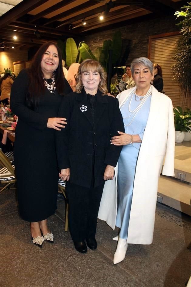 Crisel Rodríguez, Julieta Garza y Francis de González