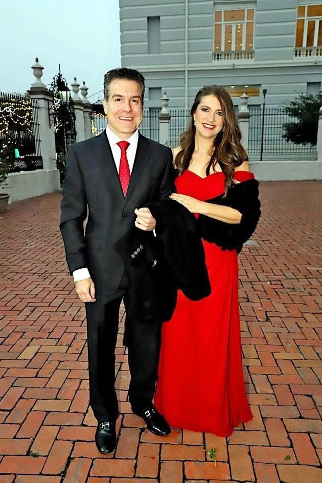 Jorge Estrada y Regina Furlong