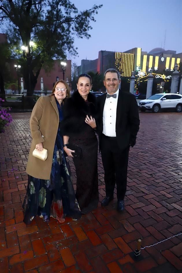 Cecilia Ramos, Adriana Vega y Arturo Martínez