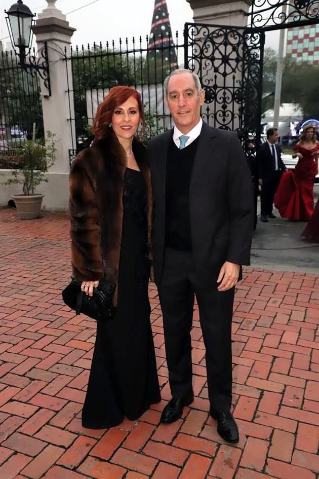 Yolanda Rocha de Garza y Jaime Garza