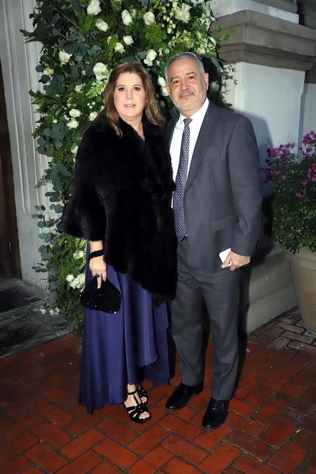 Rosela González de Soriano y Lorenzo Soriano