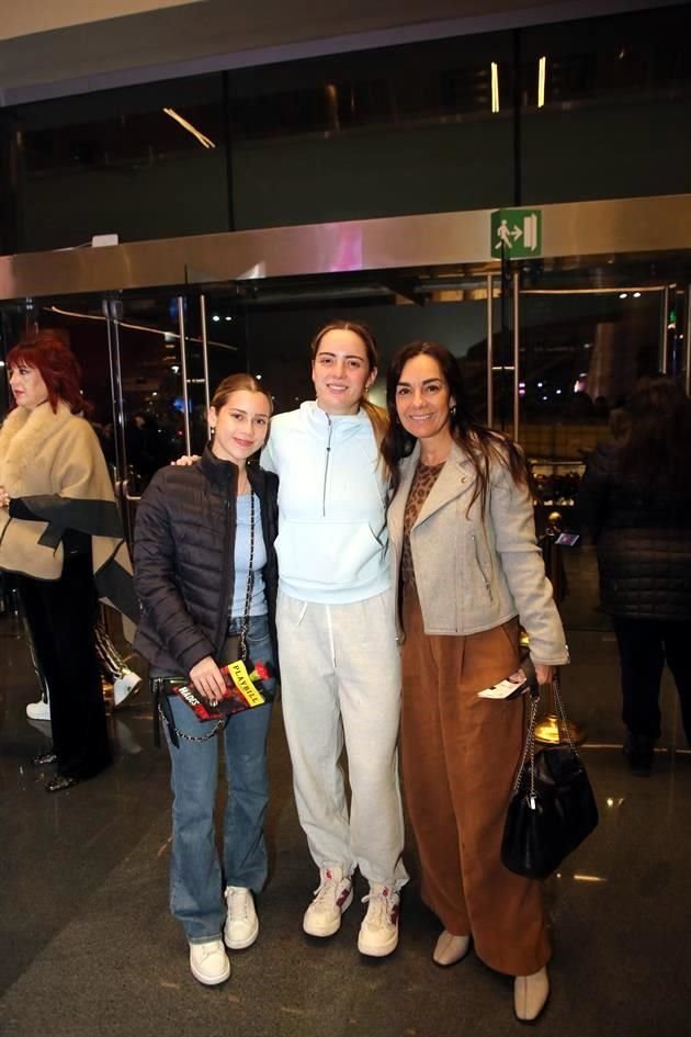 Samantha de los Santos, Victoria Velazco y Mónica Fuentes
