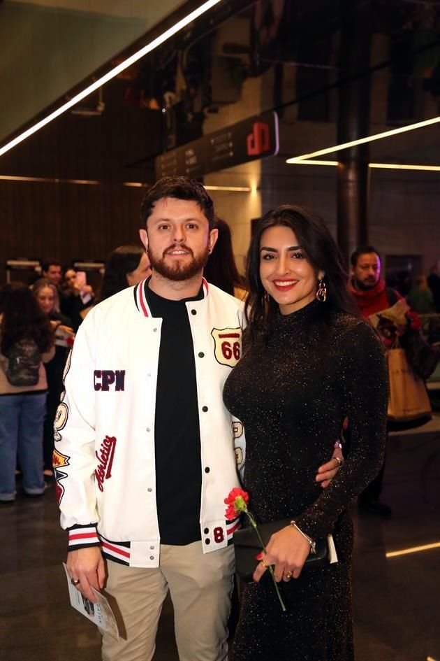 Rickie Barker y Kassandra Castro
