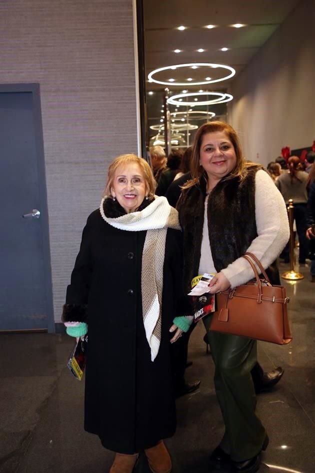 María Inés de Elizalde y Liliana Elizalde de Sifuentes