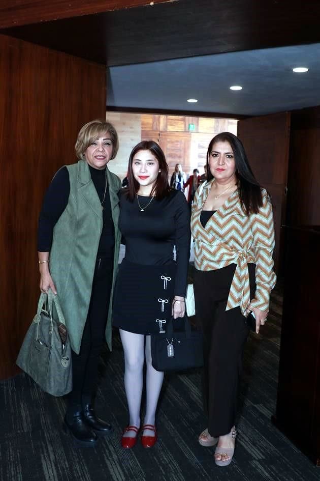 Blanca Almaguer, Carolina Almaguer y Vero Leal