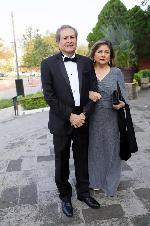 Rodolfo Hinojosa Garza y Andrea Garza de Hinojosa